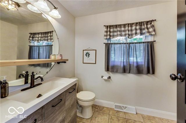 680 Robin Lane, Greenfield, IN 46140