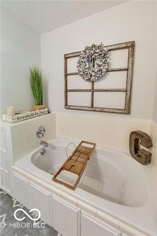 680 Robin Lane, Greenfield, IN 46140
