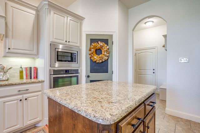 11008 Owl Creek Drive, Fort Worth, TX 76179