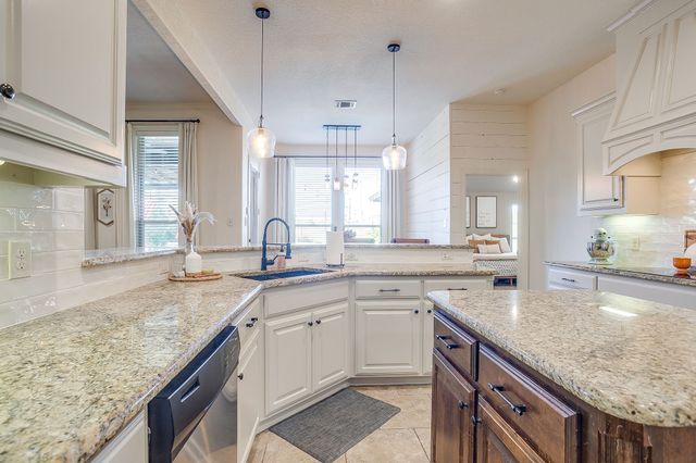 11008 Owl Creek Drive, Fort Worth, TX 76179