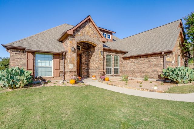 11008 Owl Creek Drive, Fort Worth, TX 76179