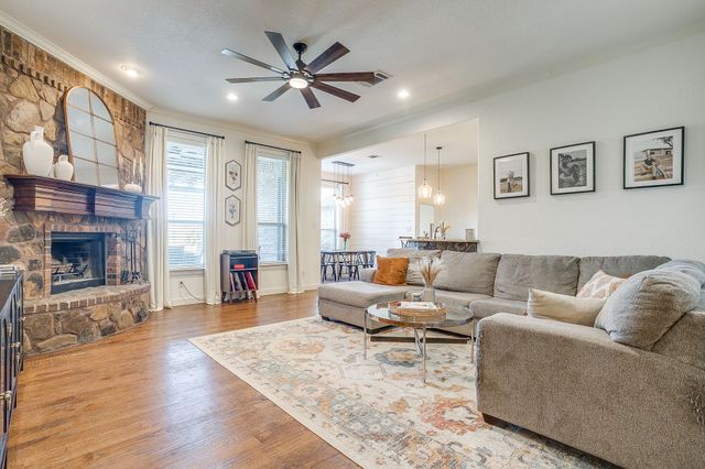 11008 Owl Creek Drive, Fort Worth, TX 76179