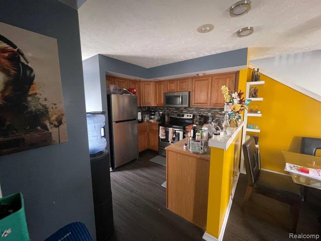 10203 Cardoni Street, Detroit, MI 48211