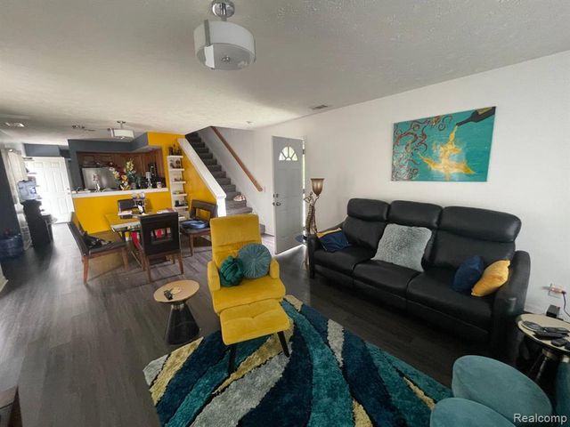 10203 Cardoni Street, Detroit, MI 48211