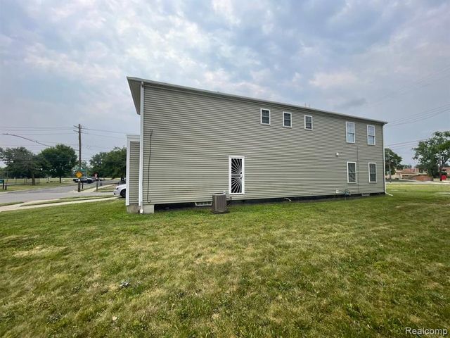 10203 Cardoni Street, Detroit, MI 48211