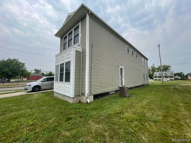 10203 Cardoni Street, Detroit, MI 48211