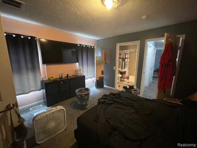10203 Cardoni Street, Detroit, MI 48211