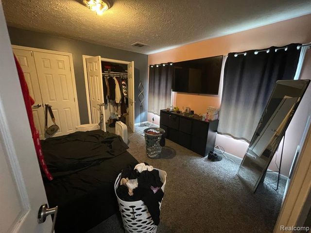 10203 Cardoni Street, Detroit, MI 48211