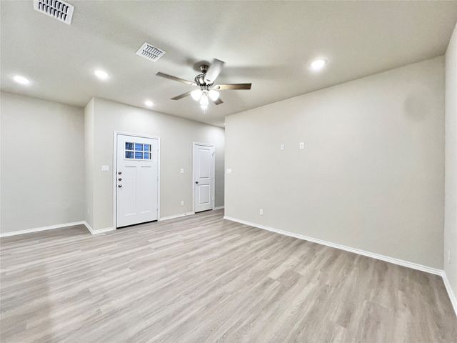 3501 E Renfro Street 403, Burleson, TX 76028