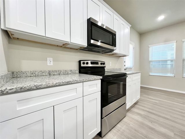 3501 E Renfro Street 403, Burleson, TX 76028
