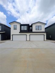 3501 E Renfro Street 403, Burleson, TX 76028