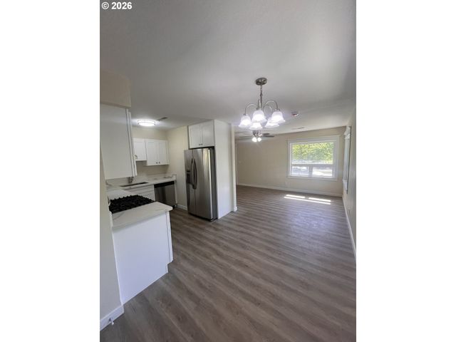 9805 N CENTRAL St, Portland, OR 97203