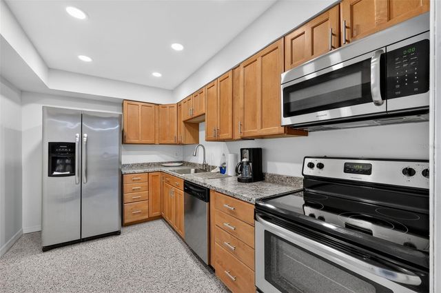 255 DOLPHIN POINT 211, Clearwater, FL 33767