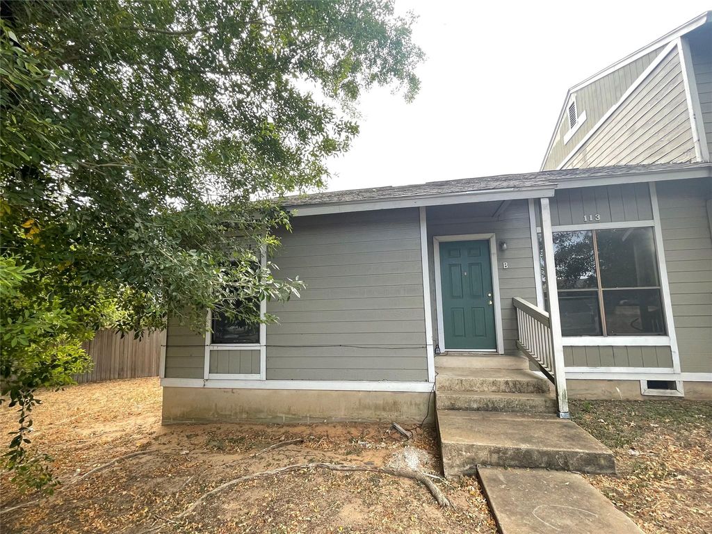 113 Hillside DR B, Elgin, TX 78621