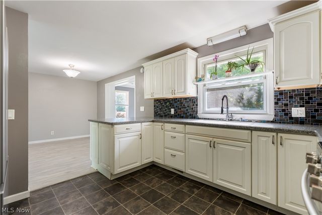500 N Marion Avenue, Louisville, OH 44641