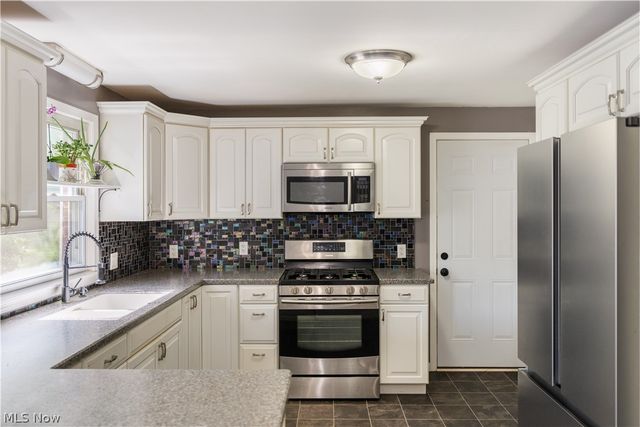 500 N Marion Avenue, Louisville, OH 44641
