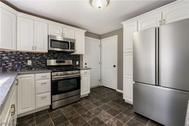 500 N Marion Avenue, Louisville, OH 44641
