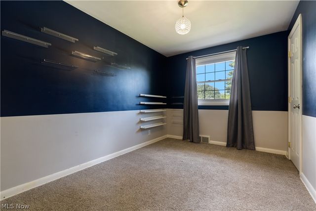 500 N Marion Avenue, Louisville, OH 44641