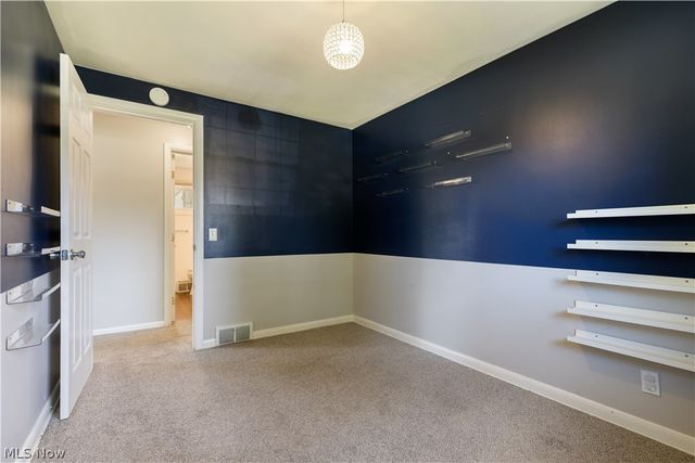 500 N Marion Avenue, Louisville, OH 44641