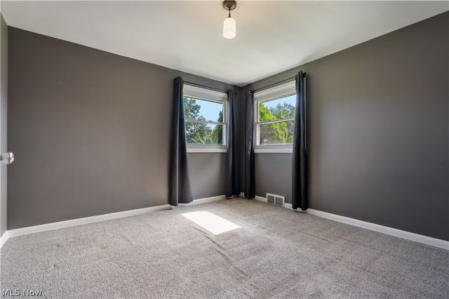 500 N Marion Avenue, Louisville, OH 44641
