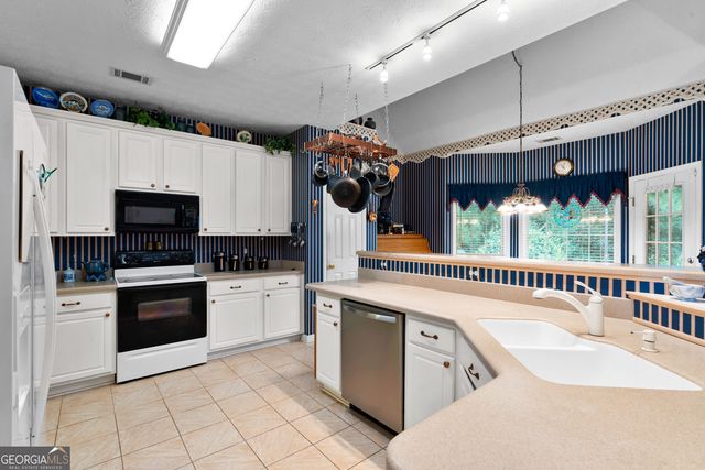 120 Willow Hill Lane, Stockbridge, GA 30281
