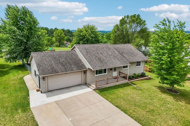 153 Kellie Marie Court, Reedsburg, WI 53959