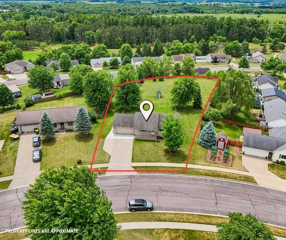 153 Kellie Marie Court, Reedsburg, WI 53959