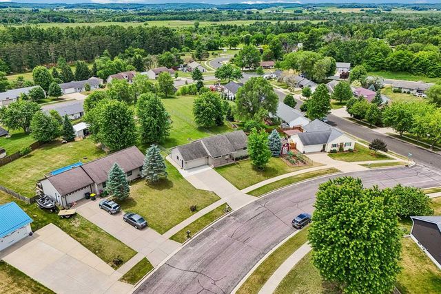 153 Kellie Marie Court, Reedsburg, WI 53959