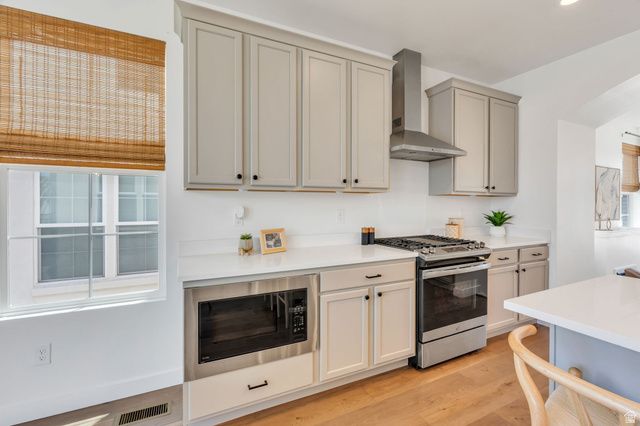 10937 S LAKE RUN RD, South Jordan, UT 84009