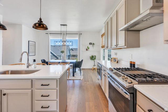 10937 S LAKE RUN RD, South Jordan, UT 84009