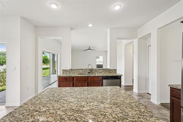 526 19TH STREET NW, Ruskin, FL 33570