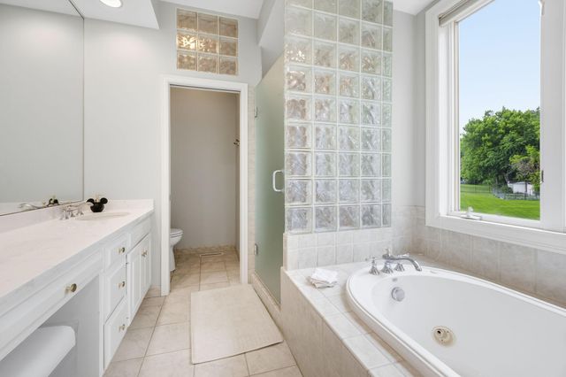 1040 Bayside Lane, Mound, MN 55364