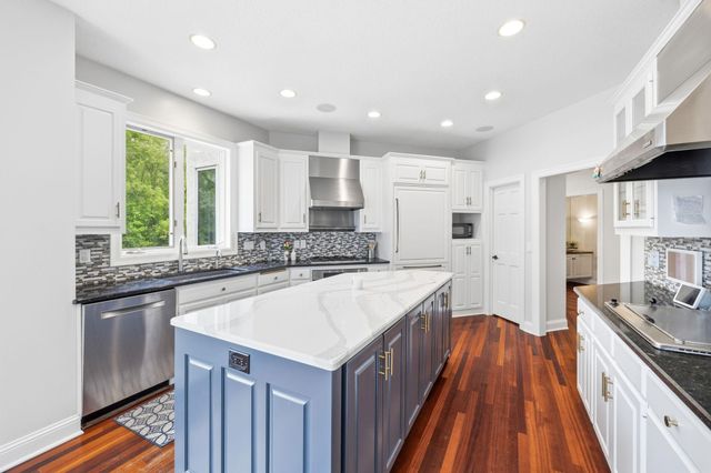 1040 Bayside Lane, Mound, MN 55364
