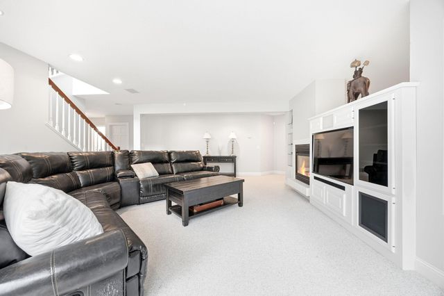 1040 Bayside Lane, Mound, MN 55364