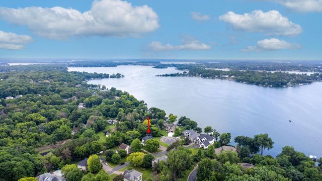 1040 Bayside Lane, Mound, MN 55364