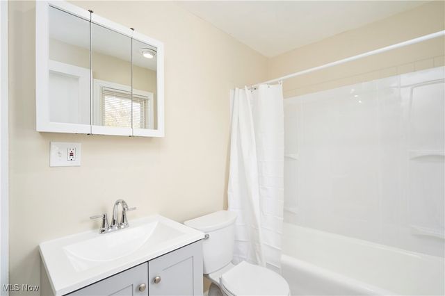 965 Whitby Road, Cleveland Heights, OH 44112