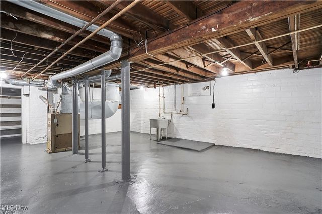 965 Whitby Road, Cleveland Heights, OH 44112