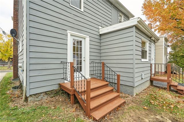 965 Whitby Road, Cleveland Heights, OH 44112