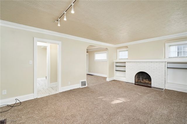 965 Whitby Road, Cleveland Heights, OH 44112