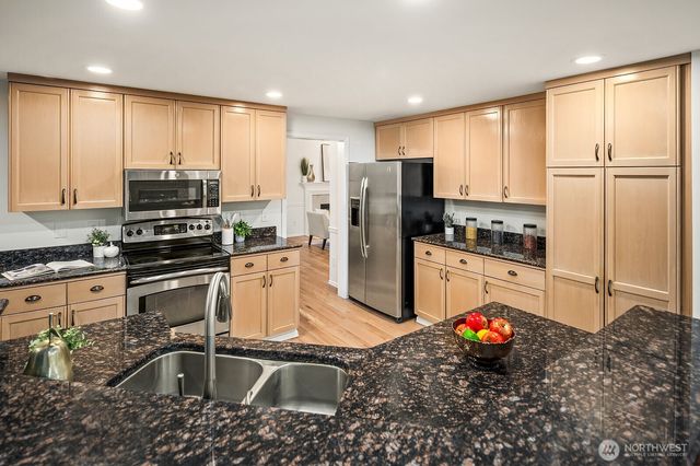 26224 SE 40th Street, Sammamish, WA 98029