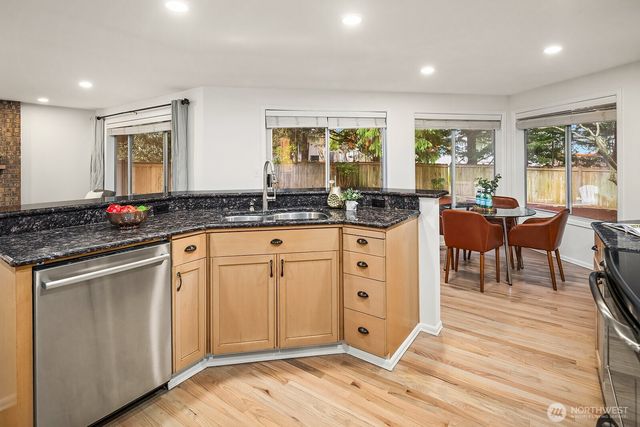 26224 SE 40th Street, Sammamish, WA 98029