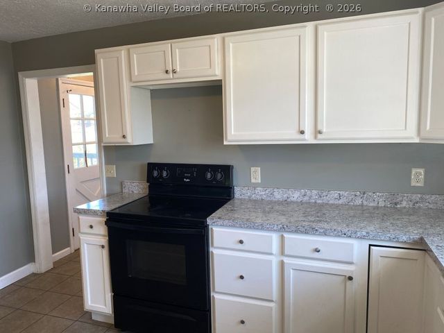 120 Pennsylvania Ave N, St Albans, WV 25177