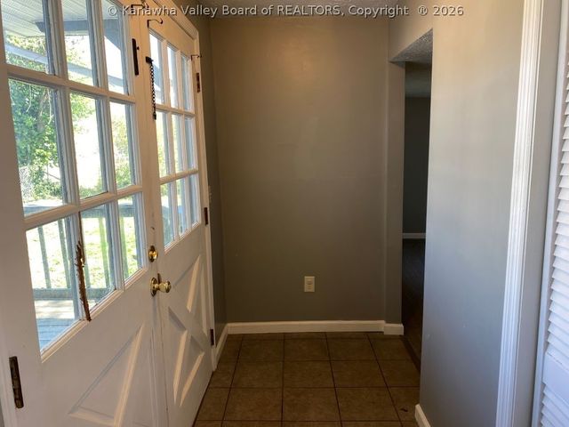 120 Pennsylvania Ave N, St Albans, WV 25177