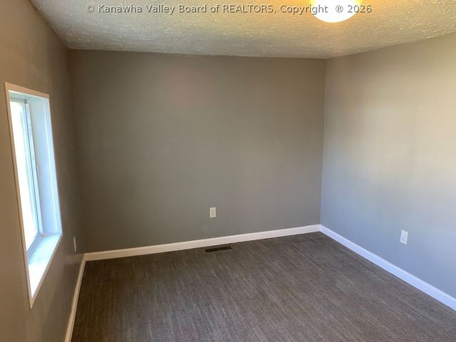 120 Pennsylvania Ave N, St Albans, WV 25177
