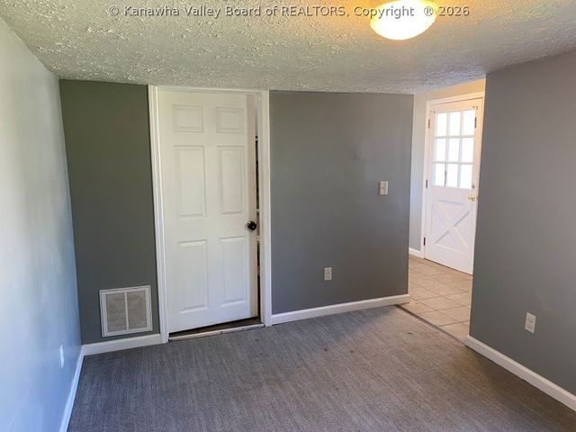 120 Pennsylvania Ave N, St Albans, WV 25177