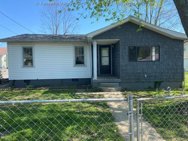 120 Pennsylvania Ave N, St Albans, WV 25177