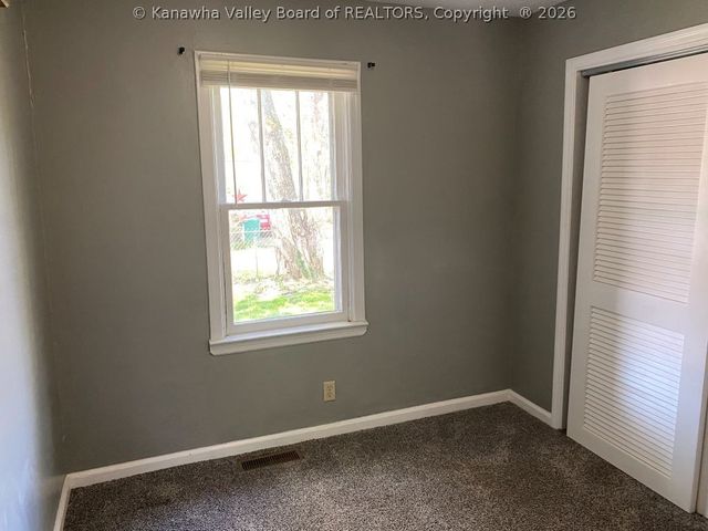 120 Pennsylvania Ave N, St Albans, WV 25177