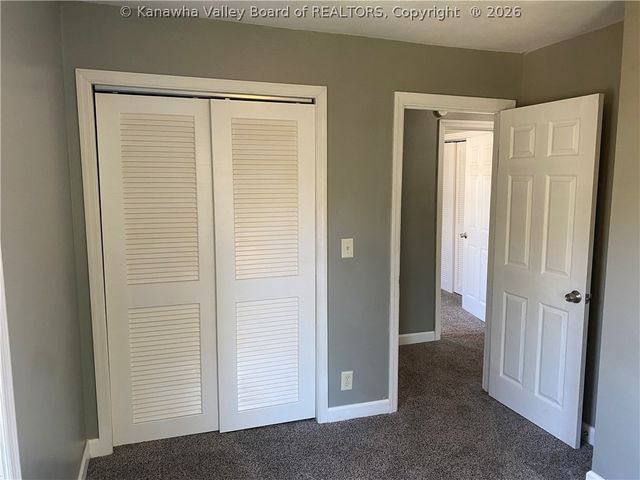 120 Pennsylvania Ave N, St Albans, WV 25177