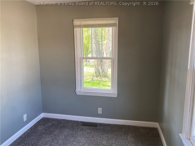 120 Pennsylvania Ave N, St Albans, WV 25177