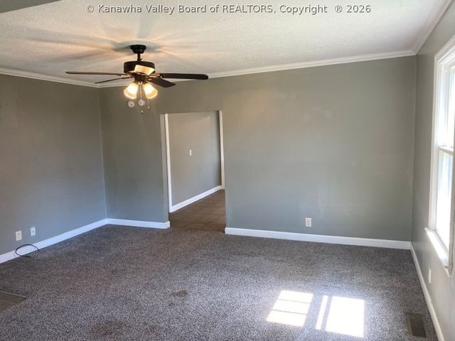 120 Pennsylvania Ave N, St Albans, WV 25177